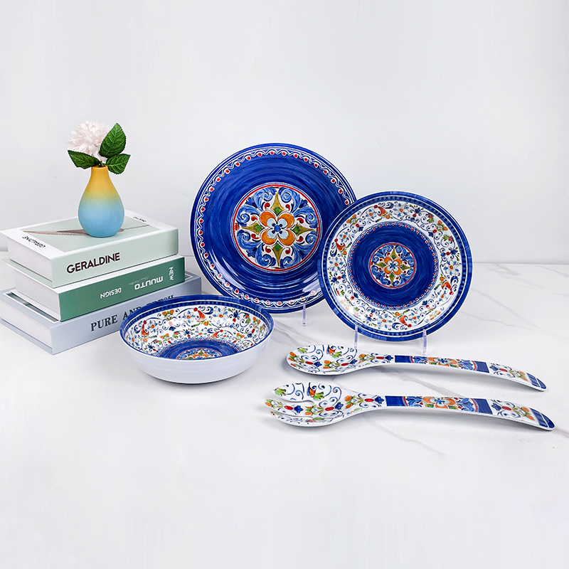 modré melaminové nádobí